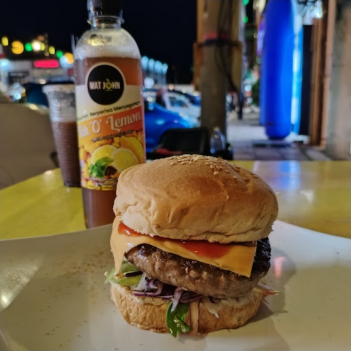 Mat John Burger Menara Condong Mat John Burger Menara Condong