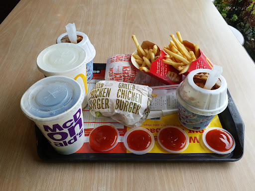 McDonald's Batu Berendam DT McDonald's Batu Berendam DT