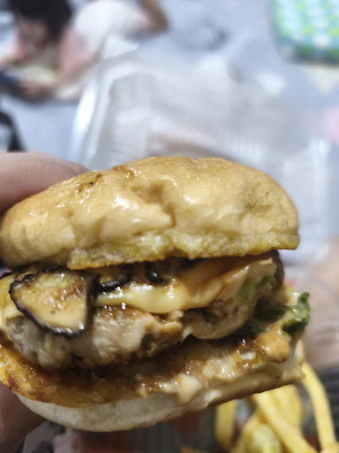BURGER KAMPUNG BAH BURGER KAMPUNG BAH