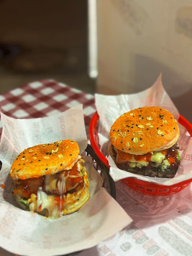 NINETIES BURGER PLAZA22